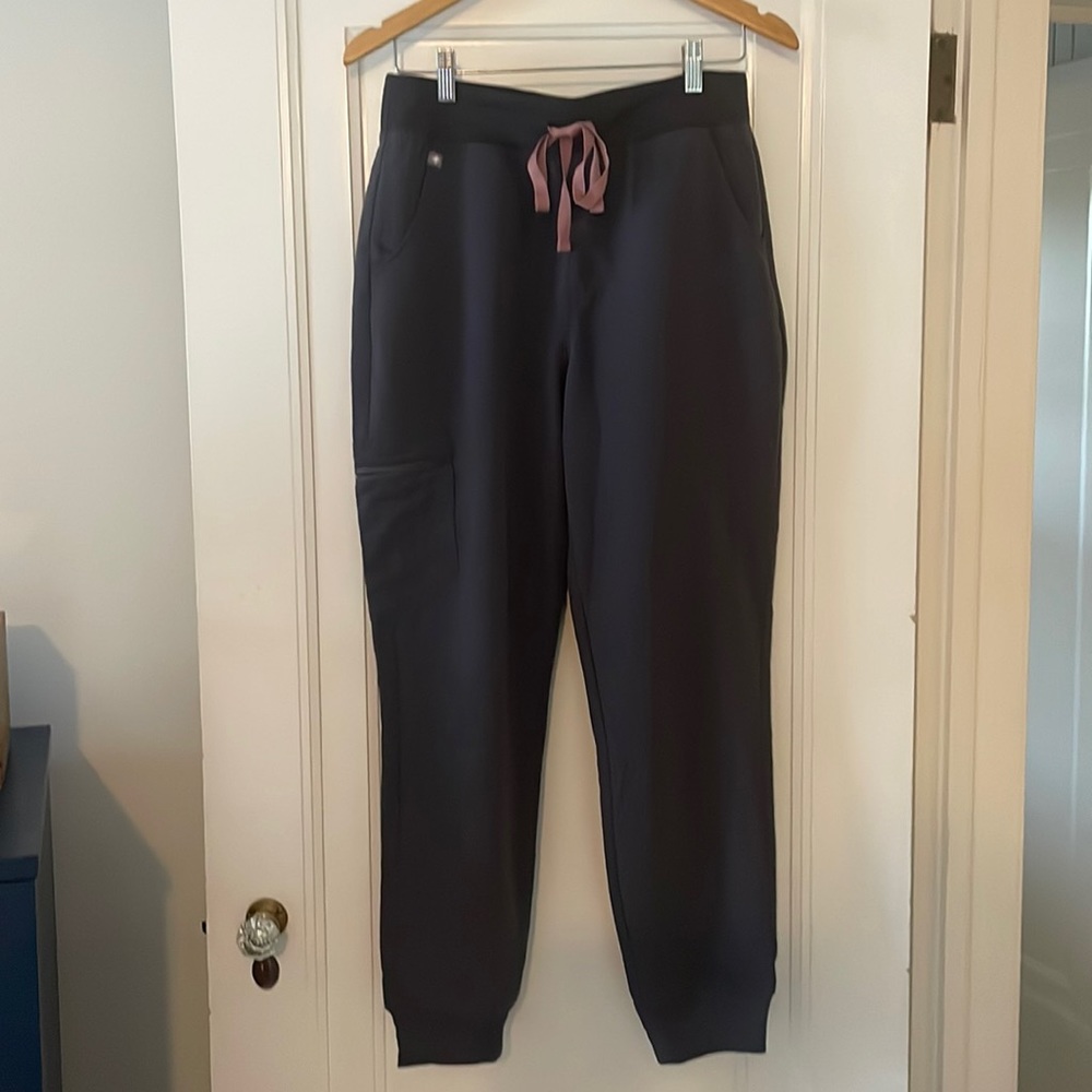 Figs women’s Zamora high waisted jogger scrub pant